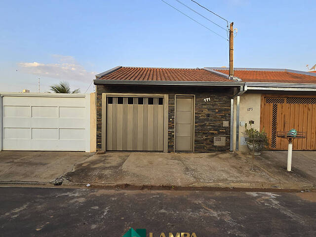 #909 - Casa para Venda em Monte Alto - SP